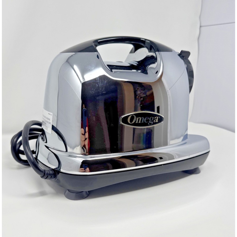 Omega Juice & Vegetable Extractor Model No. 8006 Electric Silver
